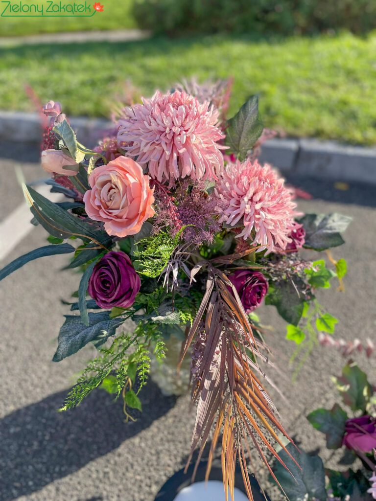 kompozycja do wazonu Wszystkich Świętych, kwiaciarnia Zielony Zakątek Poznań